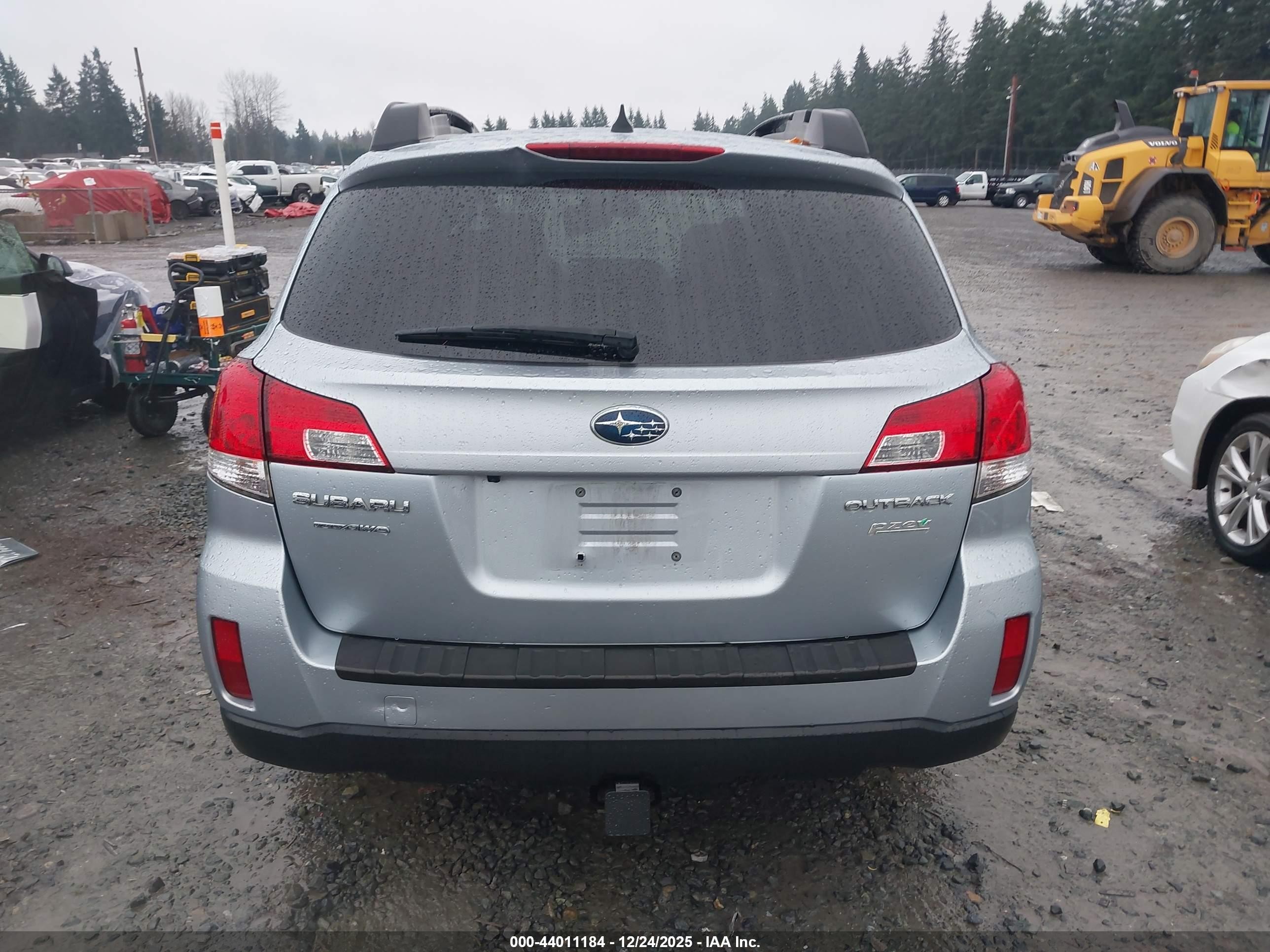 2013 Subaru Outback 2.5i Limited Silver vin: 4S4BRBKC1D3317979