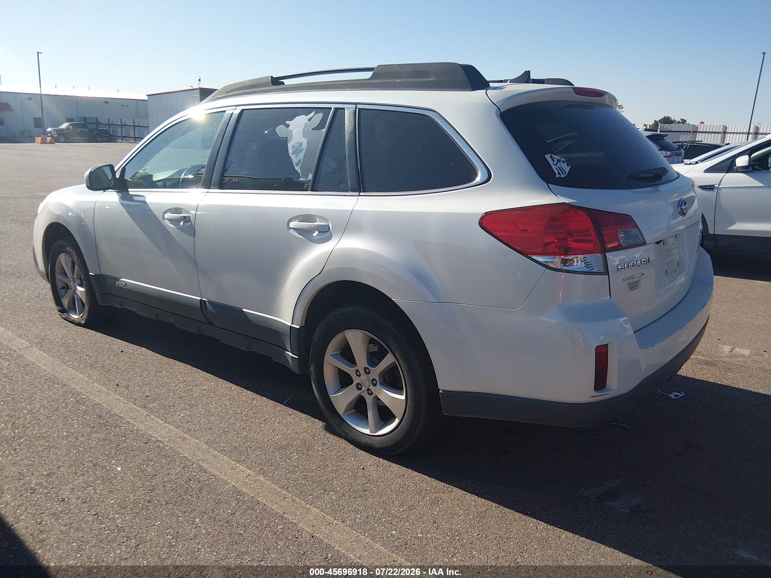 2013 Subaru Outback 2.5i Limited White vin: 4S4BRBKC1D3324785