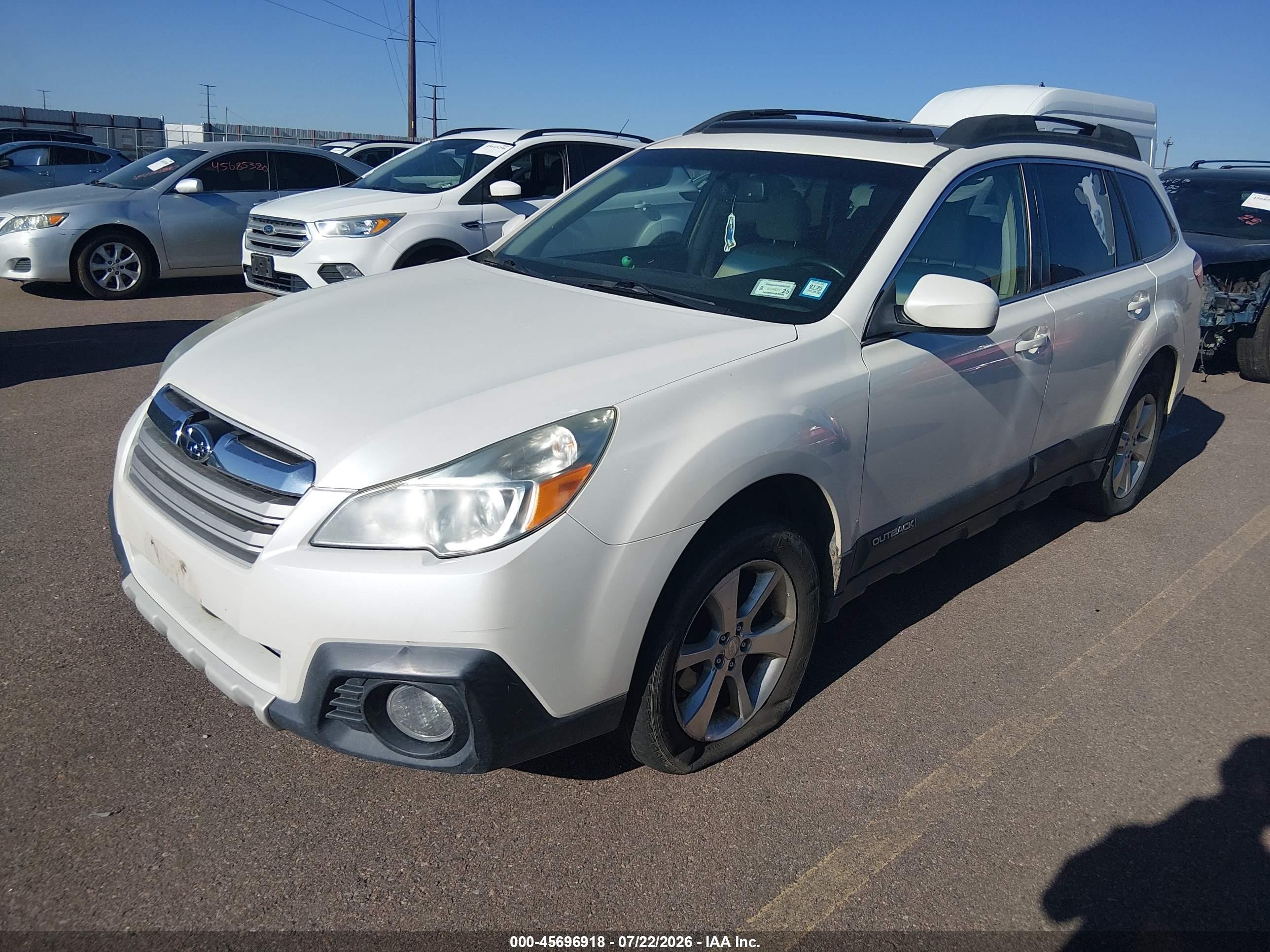 2013 Subaru Outback 2.5i Limited White vin: 4S4BRBKC1D3324785