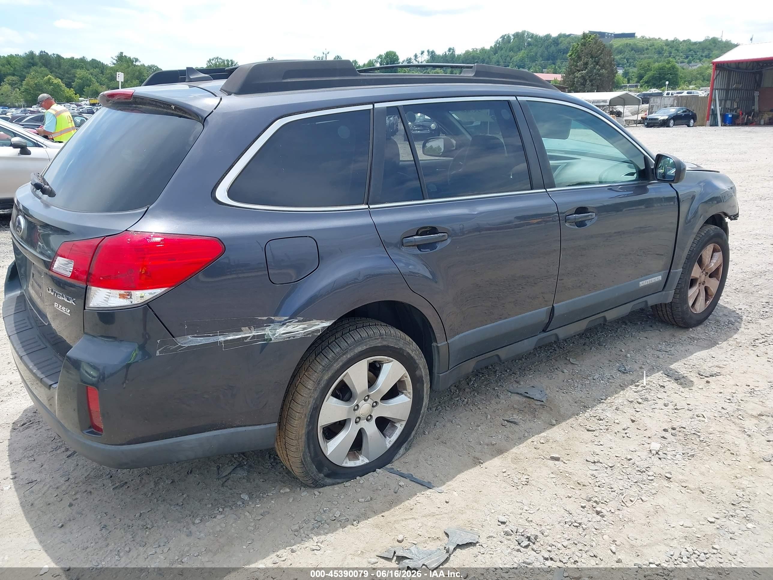 2011 Subaru Outback 2.5i Limited Gray vin: 4S4BRBKC2B3365455