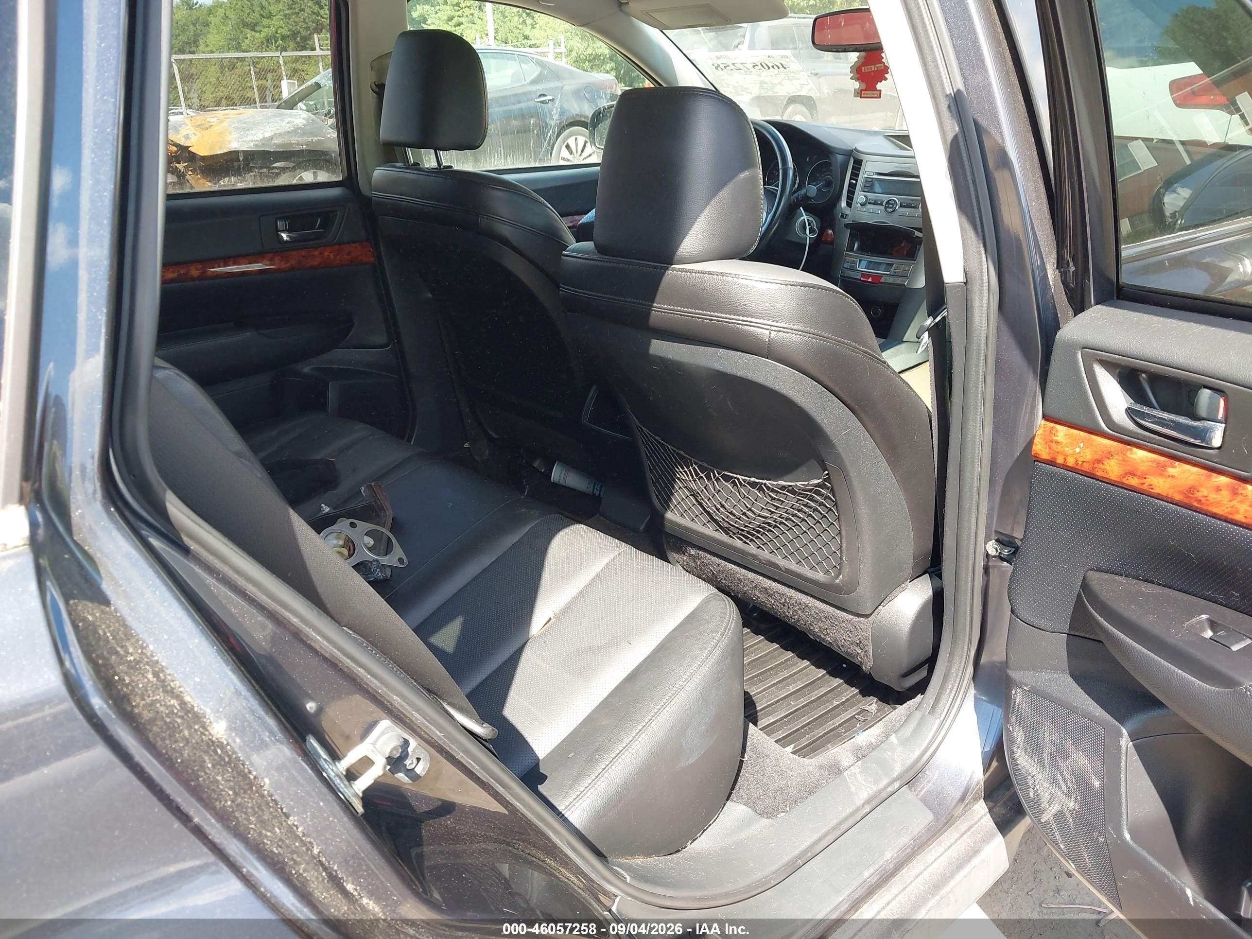 2011 Subaru Outback 2.5i Limited Gray vin: 4S4BRBKC2B3390288