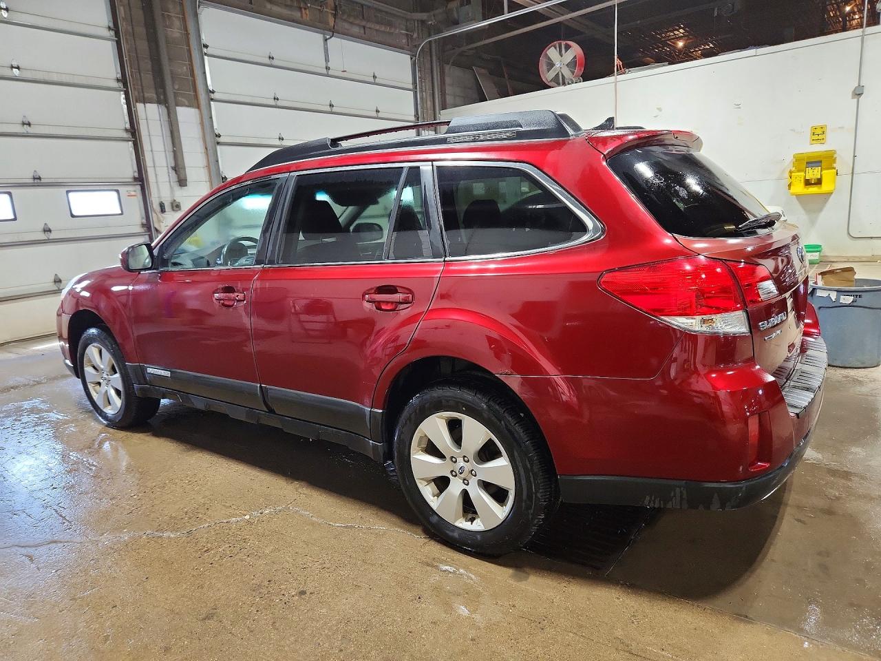 2012 Subaru Outback Красный vin: 4S4BRBKC2C3300428