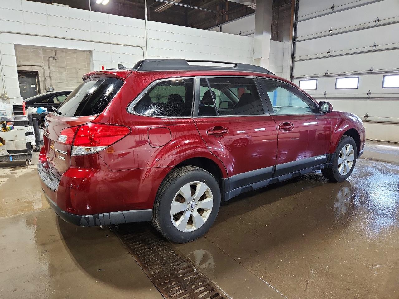2012 Subaru Outback Красный vin: 4S4BRBKC2C3300428