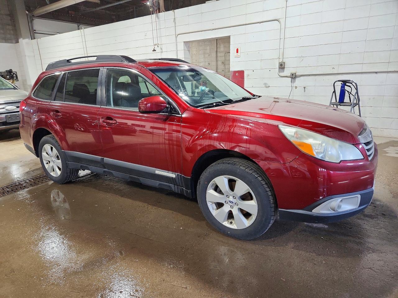 2012 Subaru Outback Красный vin: 4S4BRBKC2C3300428