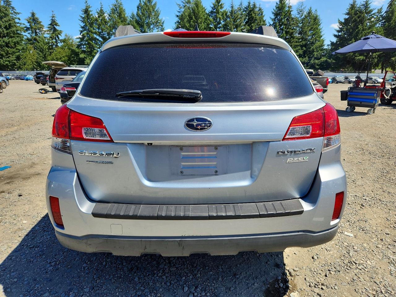 2013 Subaru Outback 2.5i Limited Silver vin: 4S4BRBKC2D3219463