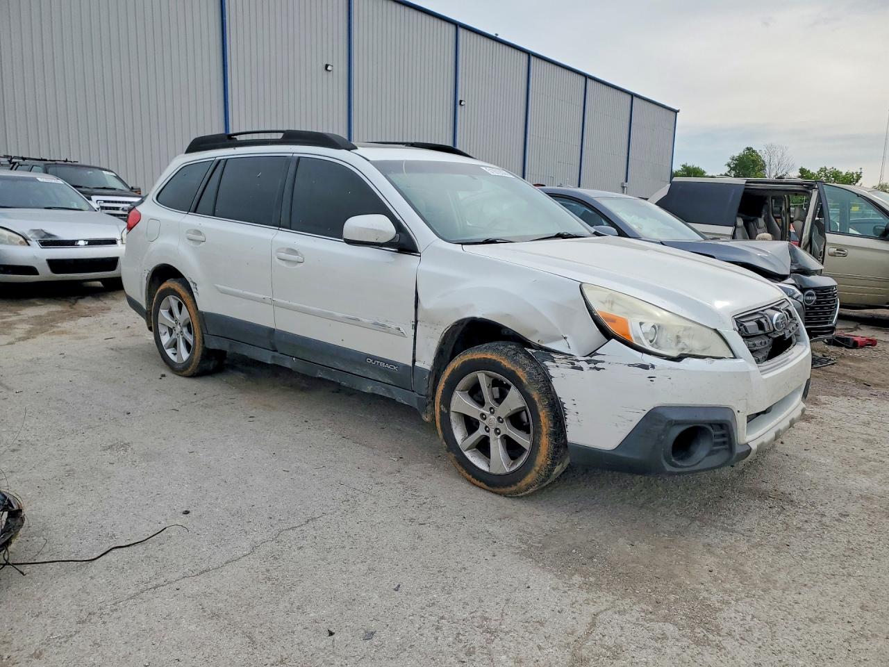 2013 Subaru Outback 2.5i Limited White vin: 4S4BRBKC2D3239356