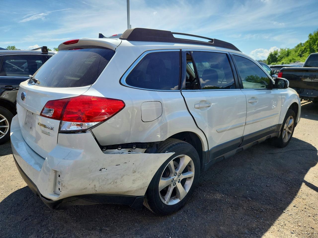 2013 Subaru Outback 2.5i Limited Белый vin: 4S4BRBKC2D3265813