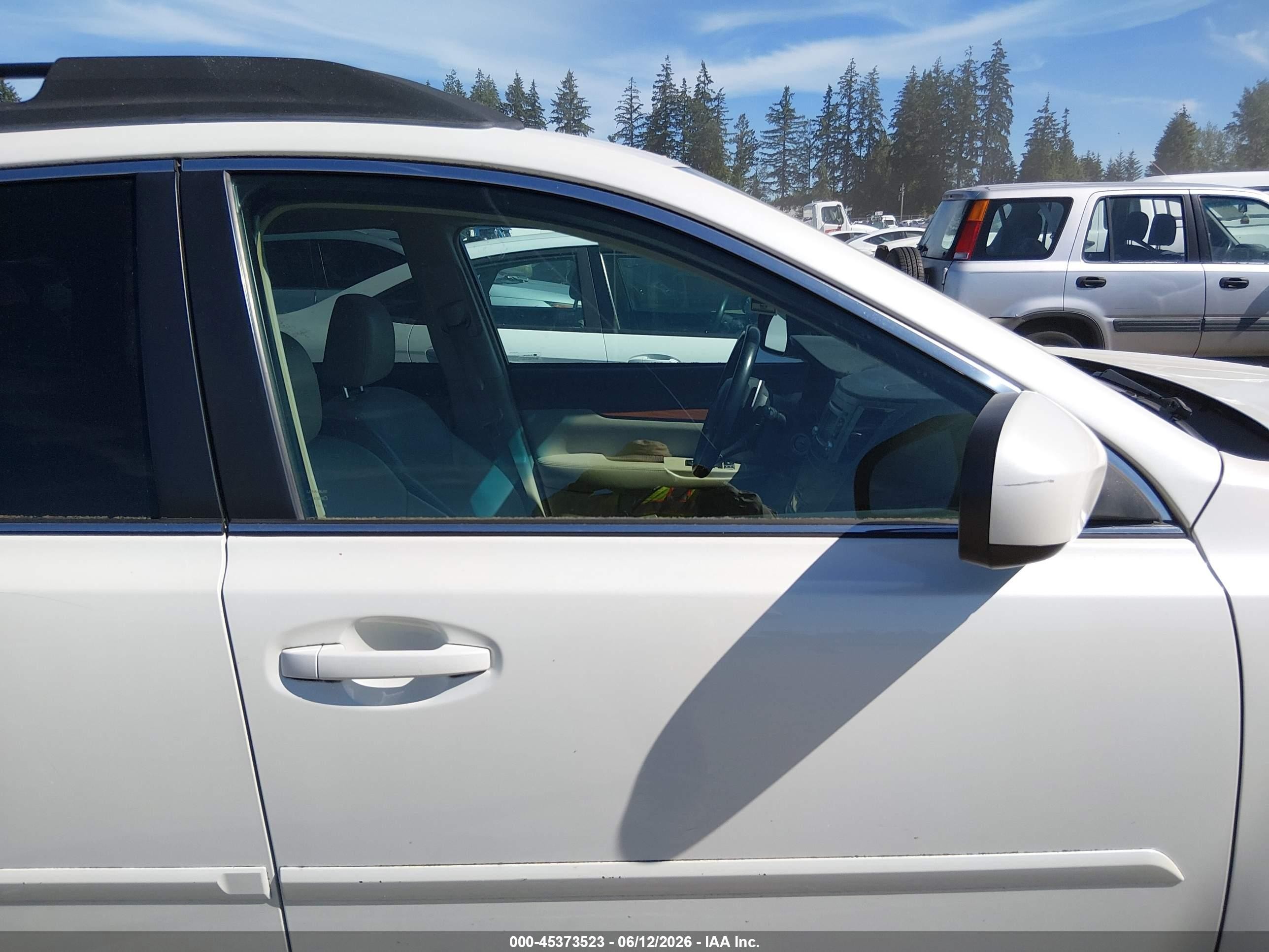2013 Subaru Outback 2.5i Limited White vin: 4S4BRBKC2D3272678