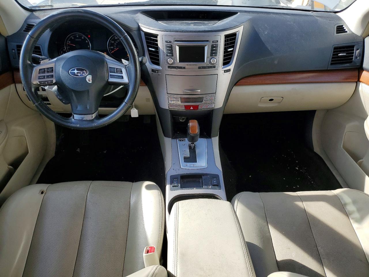 2013 Subaru Outback 2.5i Limited White vin: 4S4BRBKC2D3287021