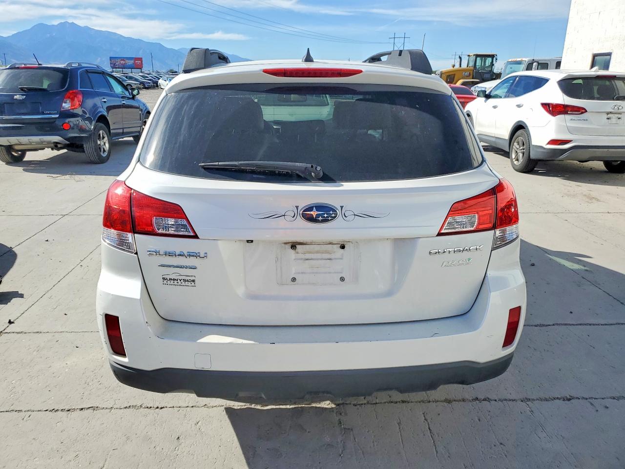 2013 Subaru Outback 2.5i Limited White vin: 4S4BRBKC2D3287021