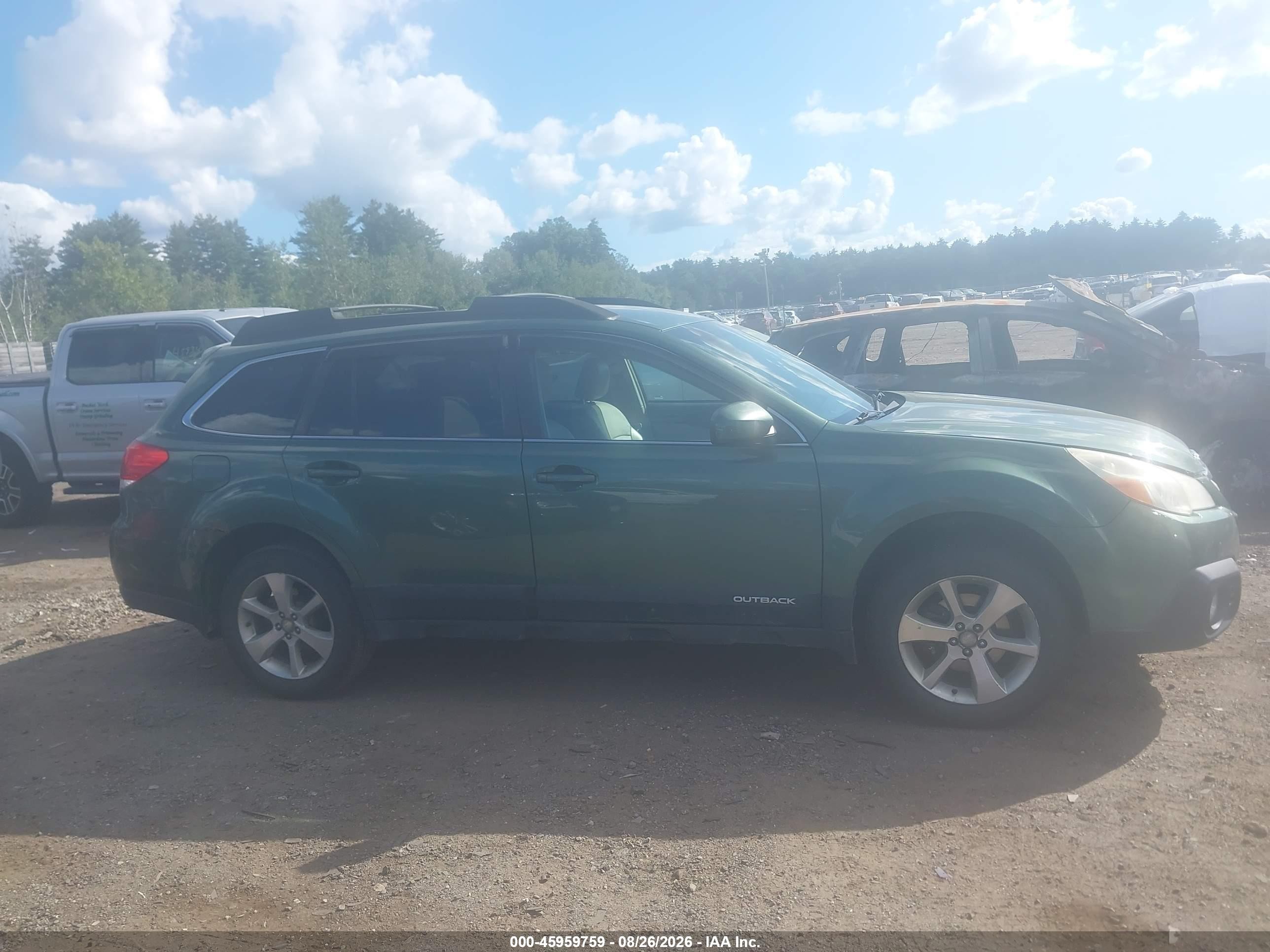 2014 Subaru Outback 2.5i Limited Green vin: 4S4BRBKC2E3251637