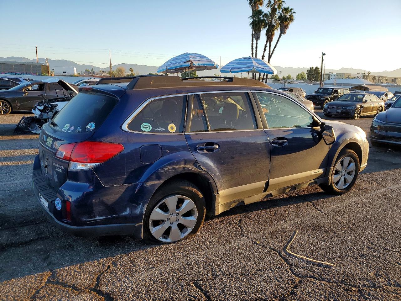 2010 Subaru Outback 2.5i Limited Синий vin: 4S4BRBKC3A3331619
