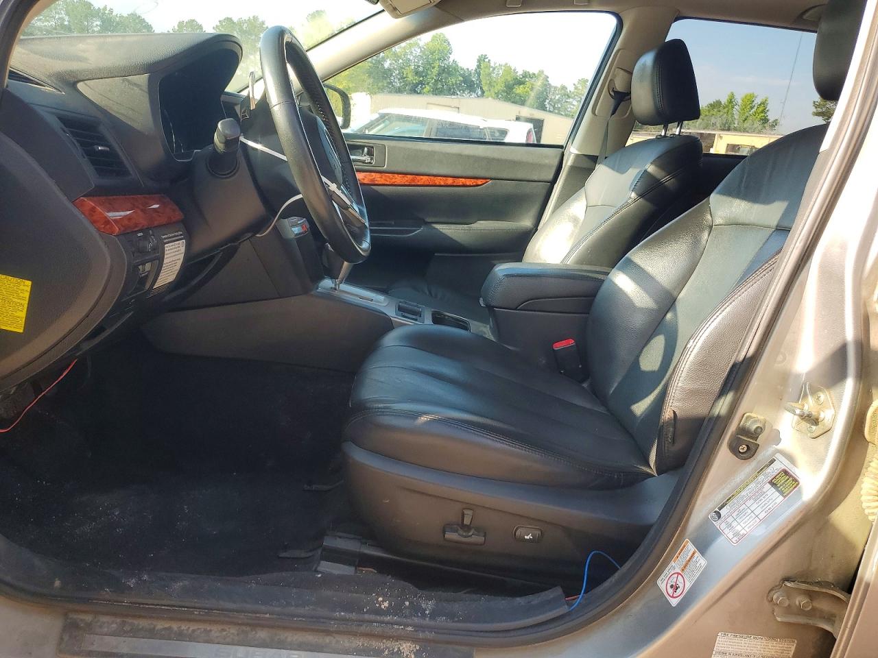 2010 Subaru Outback 2.5i Limited Silver vin: 4S4BRBKC3A3335492