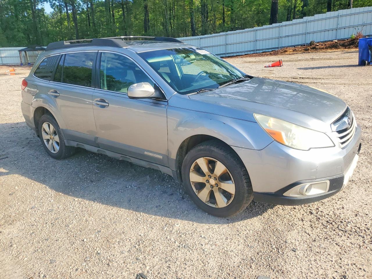 2010 Subaru Outback 2.5i Limited Silver vin: 4S4BRBKC3A3335492