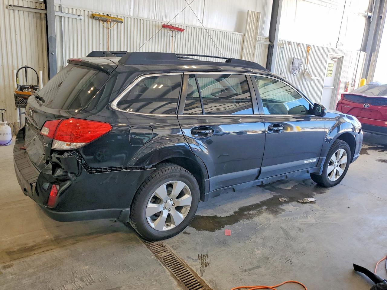 2011 Subaru Outback 2.5i Limited Black vin: 4S4BRBKC3B3380904
