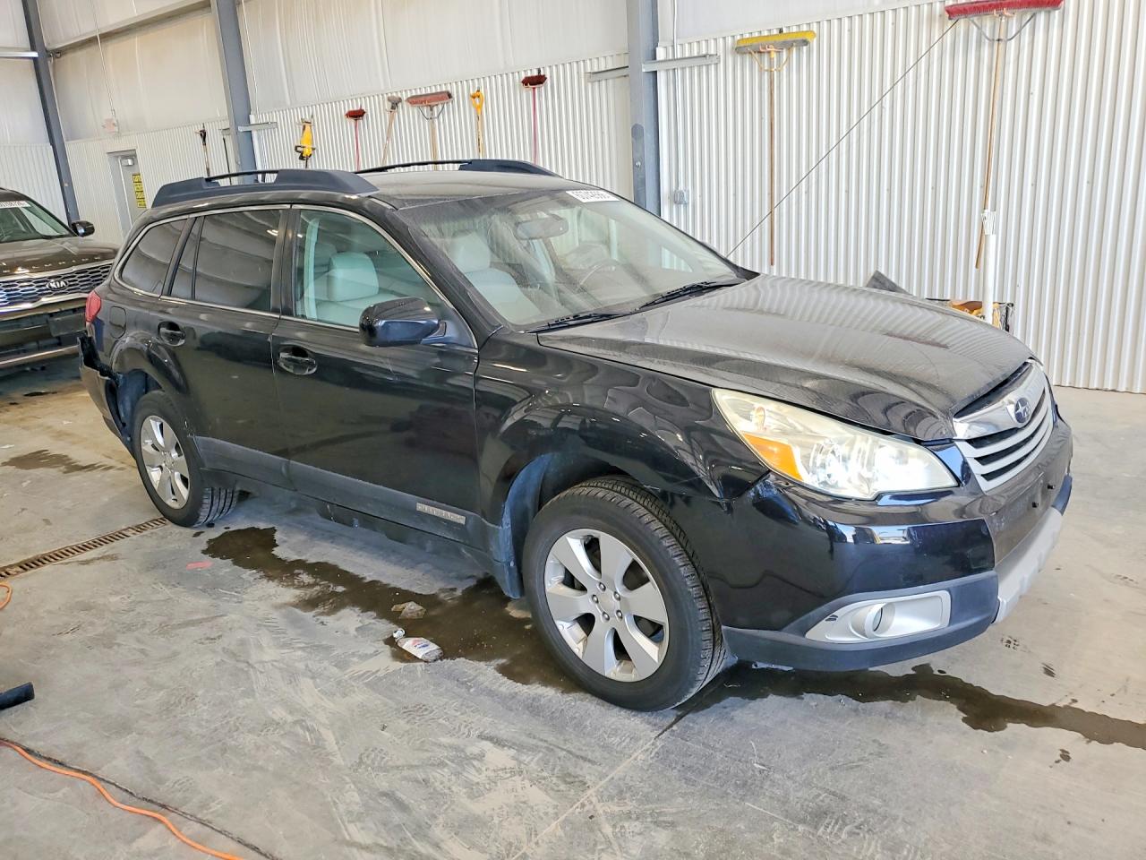 2011 Subaru Outback 2.5i Limited Black vin: 4S4BRBKC3B3380904
