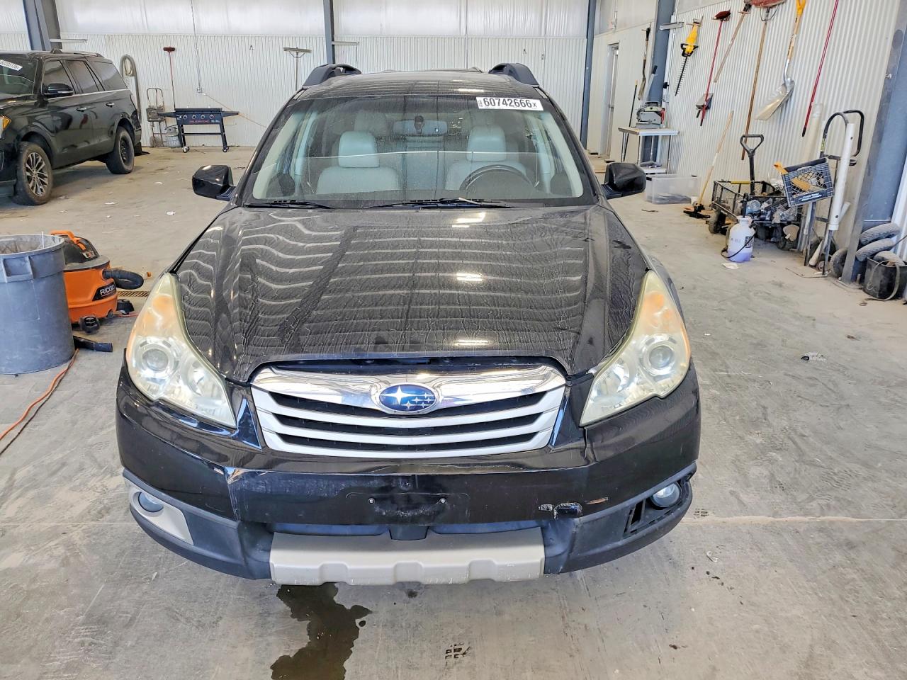 2011 Subaru Outback 2.5i Limited Black vin: 4S4BRBKC3B3380904