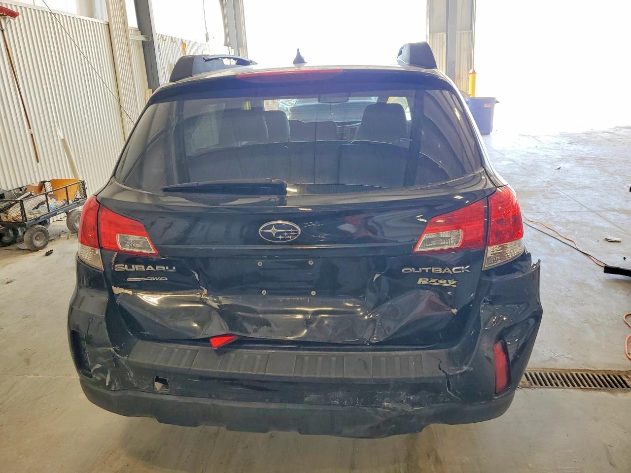 2011 Subaru Outback 2.5i Limited Black vin: 4S4BRBKC3B3380904