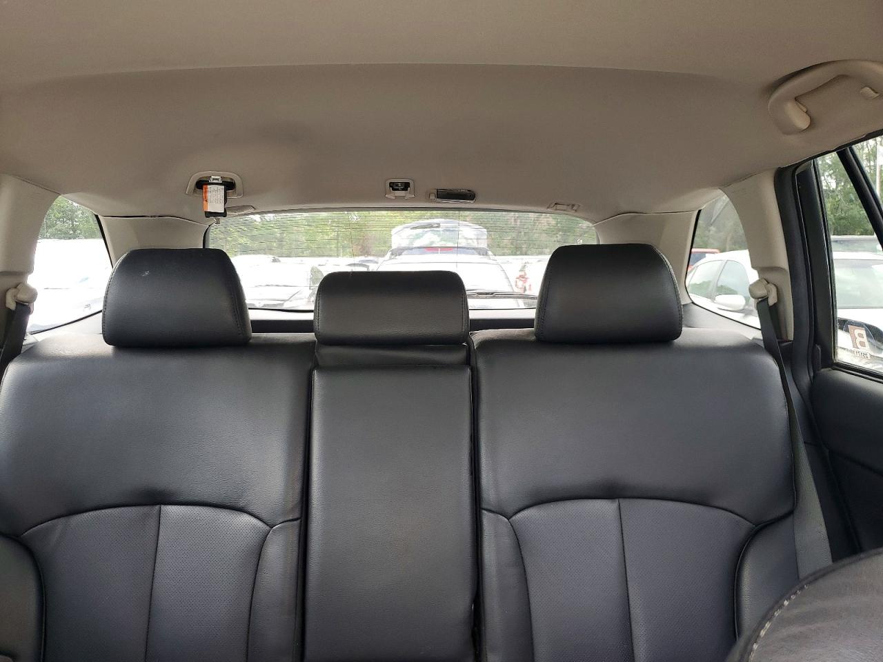 2012 Subaru Outback 2.5i Limited Silver vin: 4S4BRBKC3C3265219