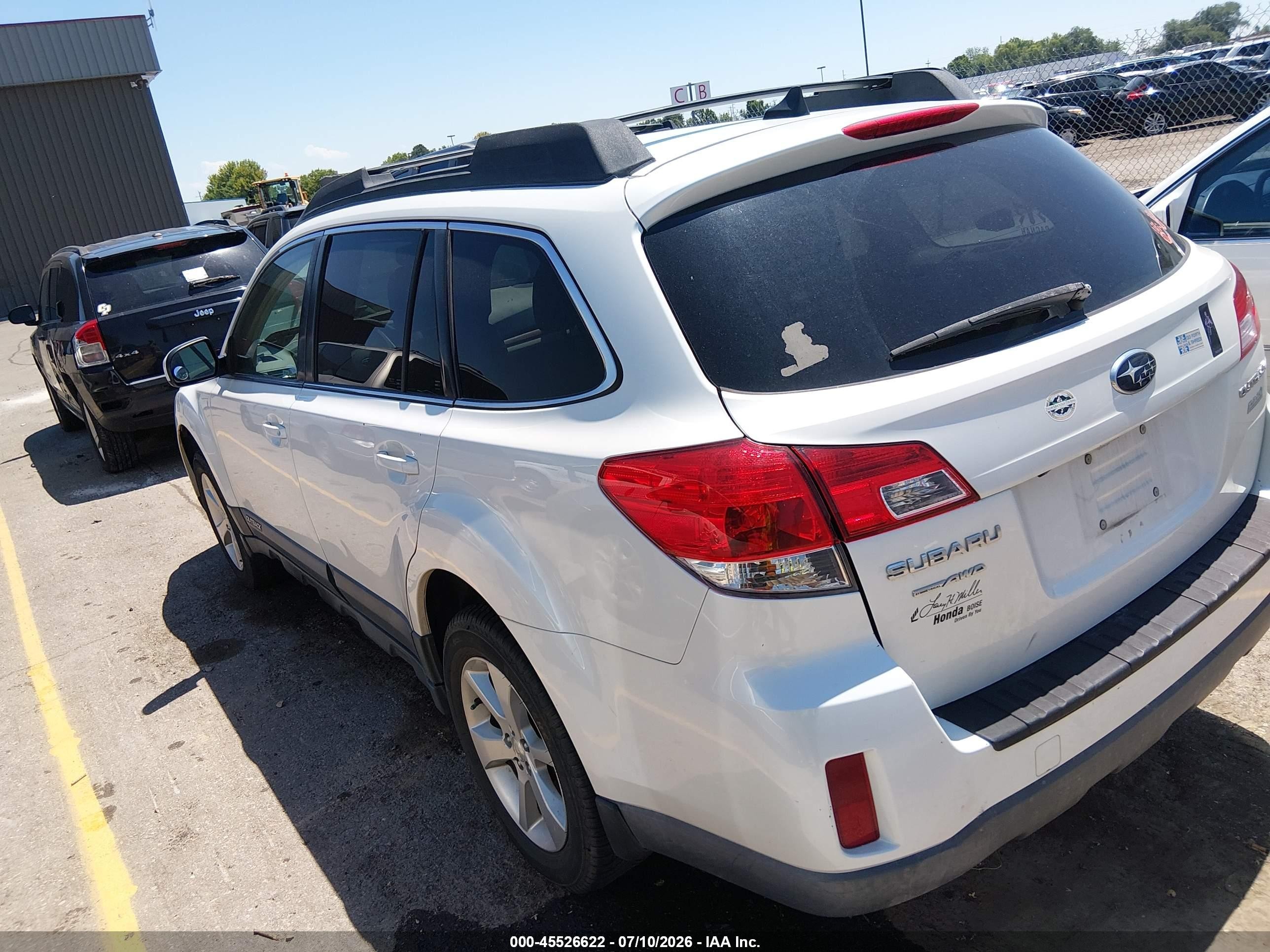 2013 Subaru Outback 2.5i Limited White vin: 4S4BRBKC3D3285083