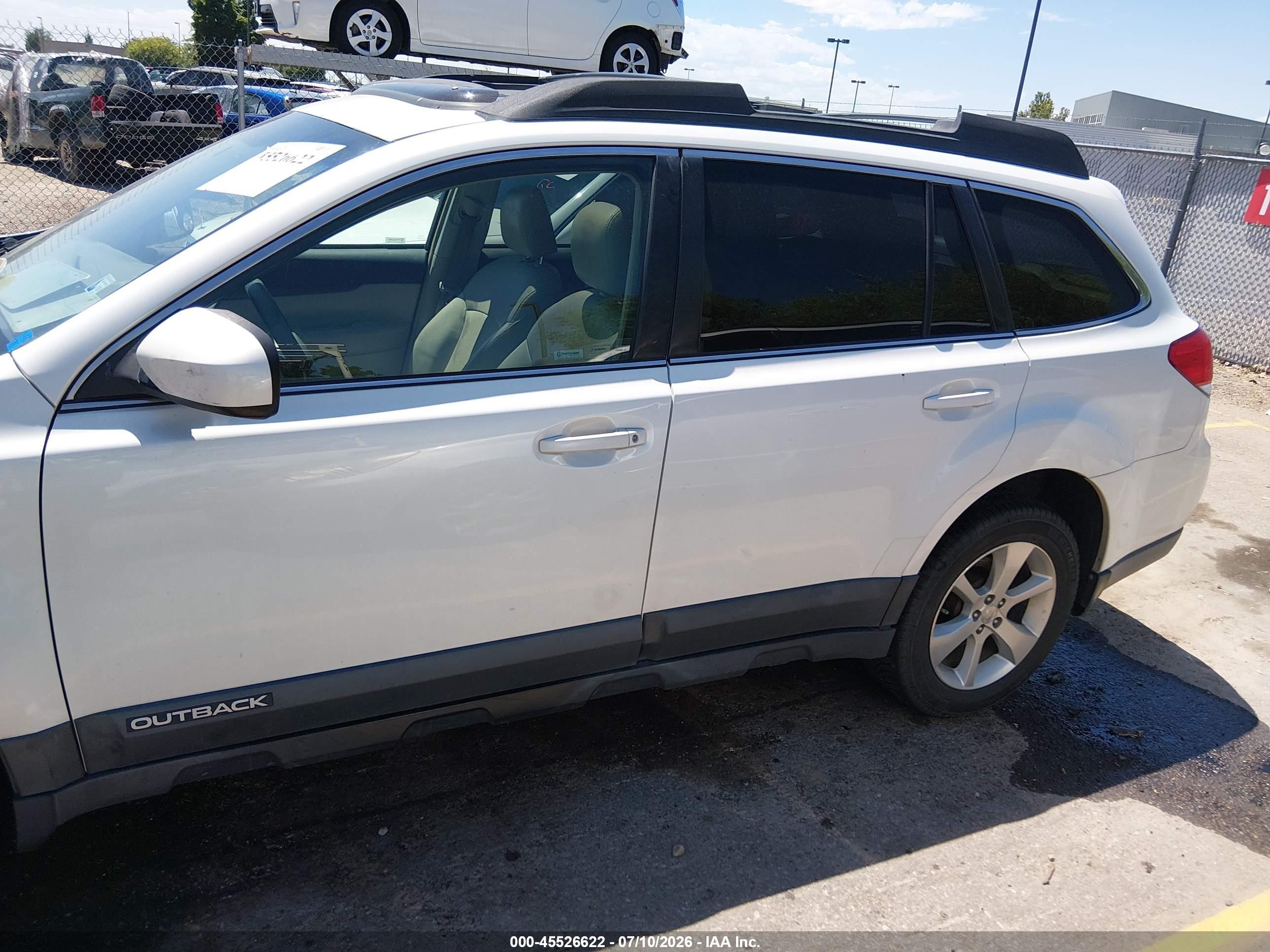 2013 Subaru Outback 2.5i Limited White vin: 4S4BRBKC3D3285083