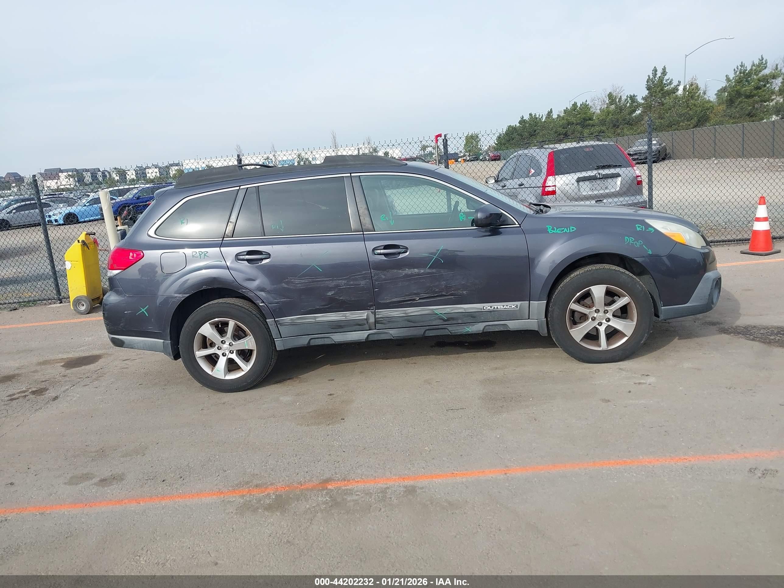 2013 Subaru Outback 2.5i Limited Gray vin: 4S4BRBKC3D3291062
