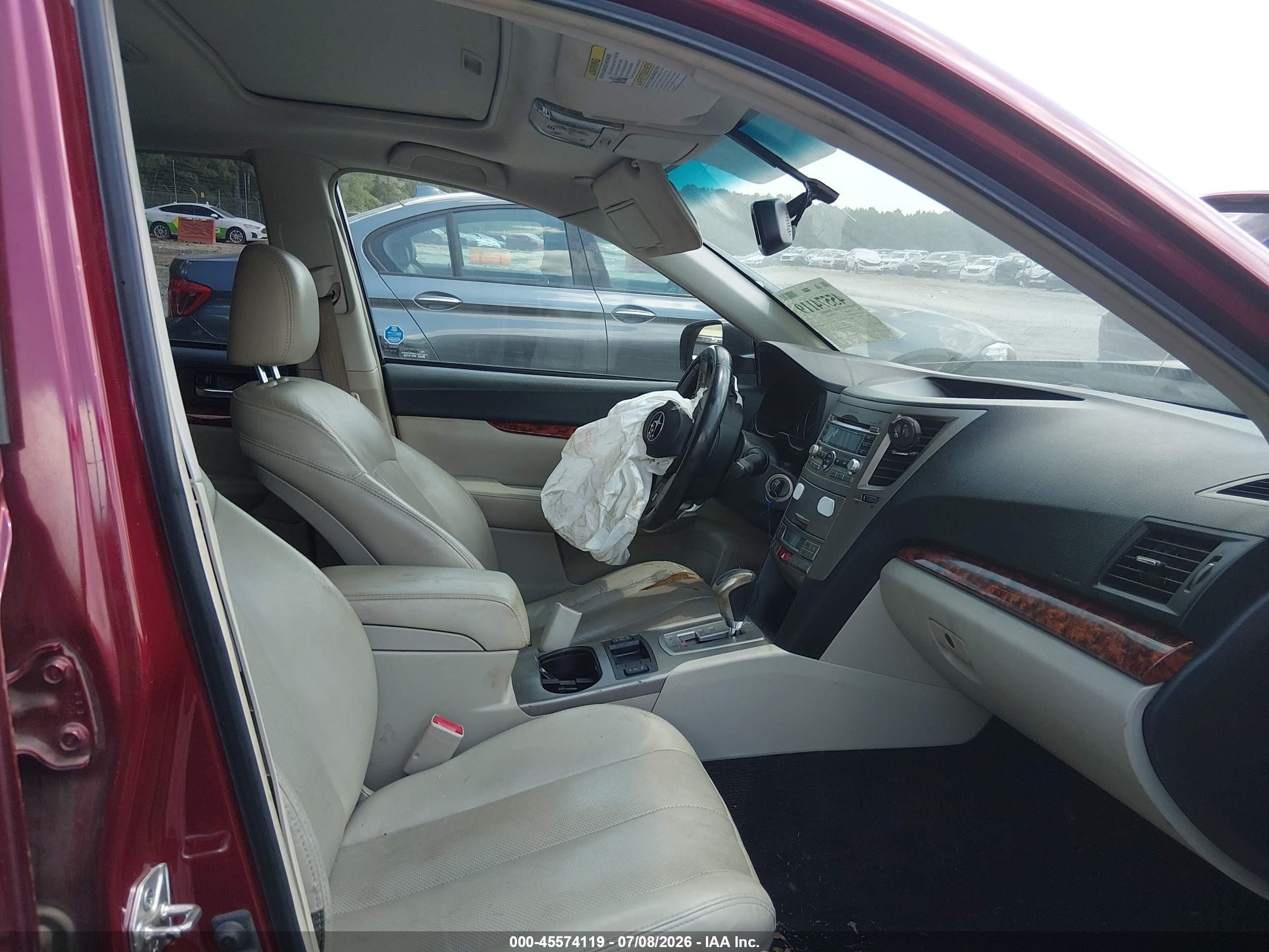 2011 Subaru Outback 2.5i Limited Red vin: 4S4BRBKC4B3318878