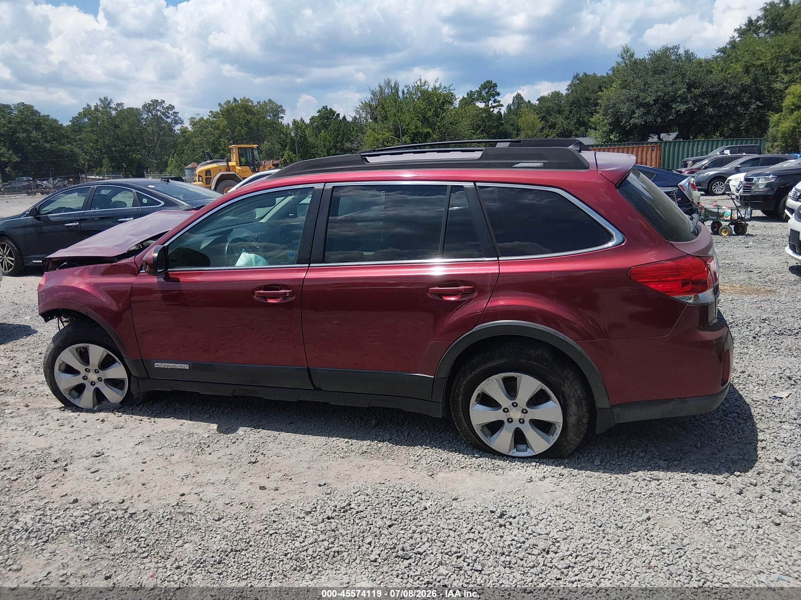 2011 Subaru Outback 2.5i Limited Red vin: 4S4BRBKC4B3318878