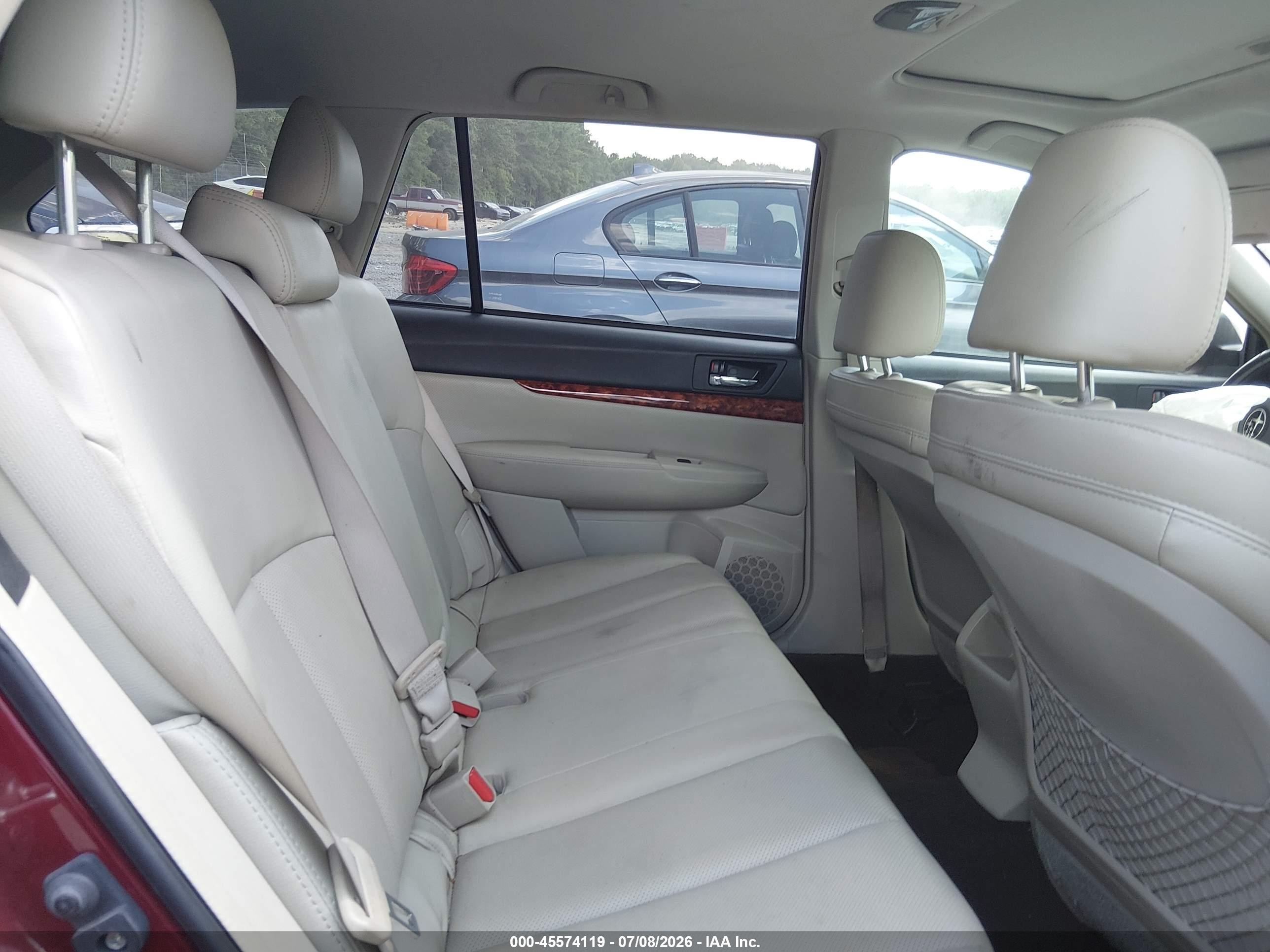 2011 Subaru Outback 2.5i Limited Red vin: 4S4BRBKC4B3318878