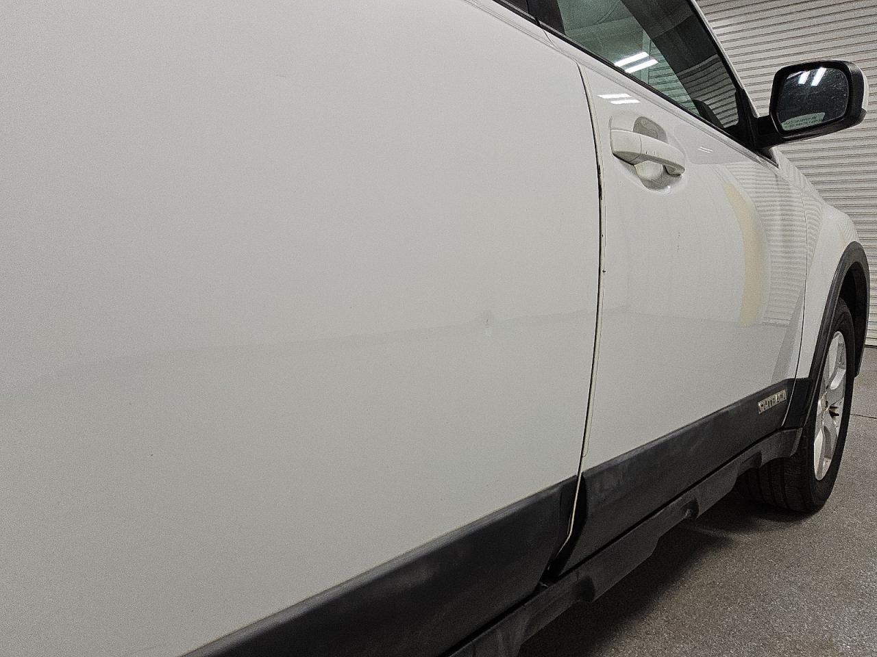 2011 Subaru Outback 2.5i Limited White vin: 4S4BRBKC4B3358751 Damage: Right Rear Door, Dent(S) W/ Paint Dmg, 1/2 To 1 Inch