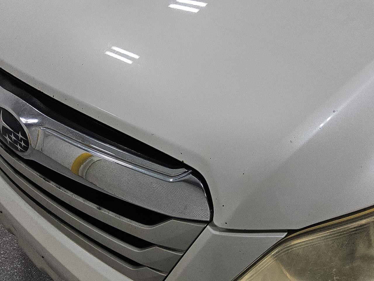 2011 Subaru Outback 2.5i Limited White vin: 4S4BRBKC4B3358751 Damage: Hood, Chipped, 10 Or More