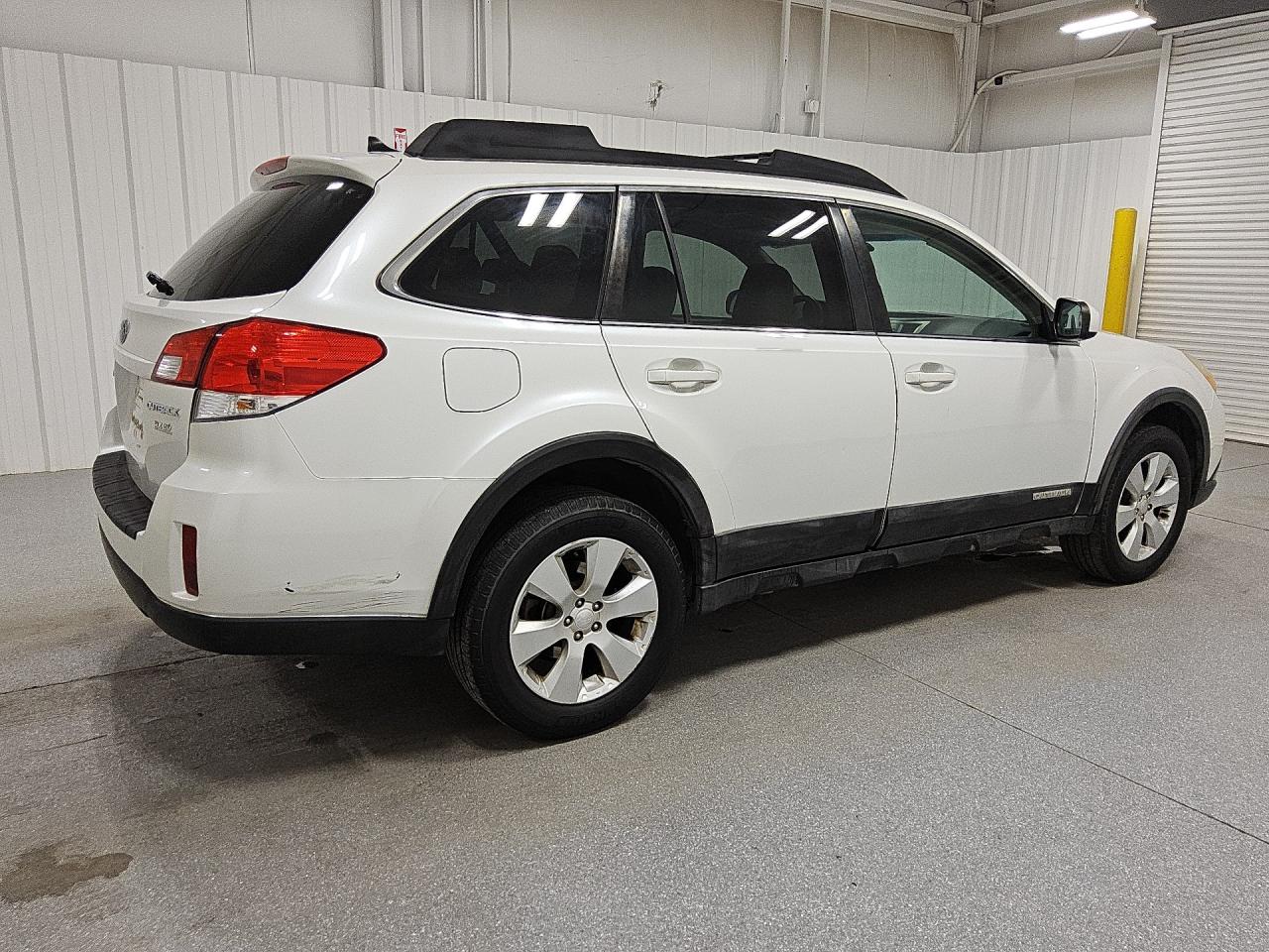 2011 Subaru Outback 2.5i Limited White vin: 4S4BRBKC4B3358751 Damage: Right Front Window, Inoperable, Repair Required