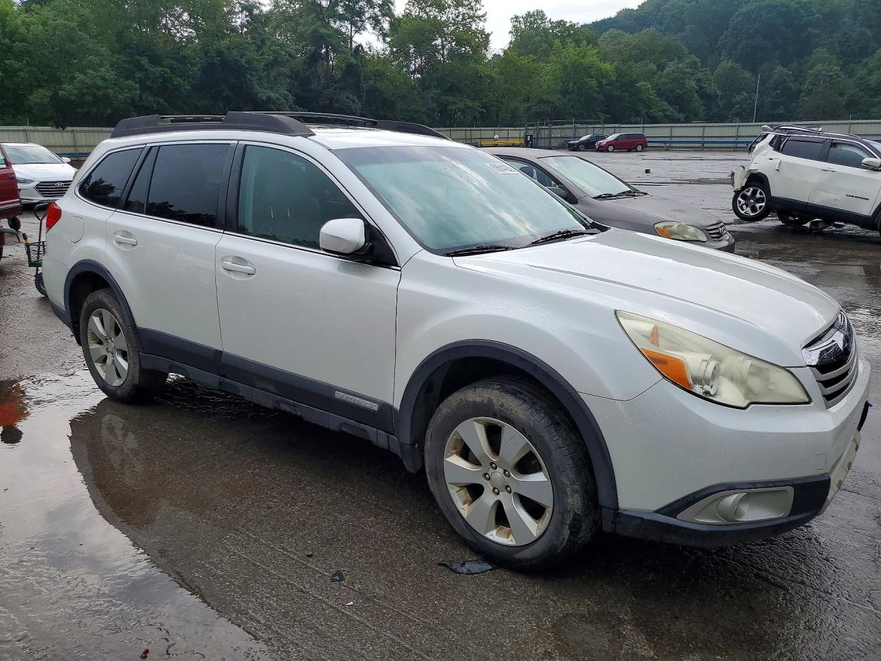 2011 Subaru Outback 2.5i Limited White vin: 4S4BRBKC4B3387019