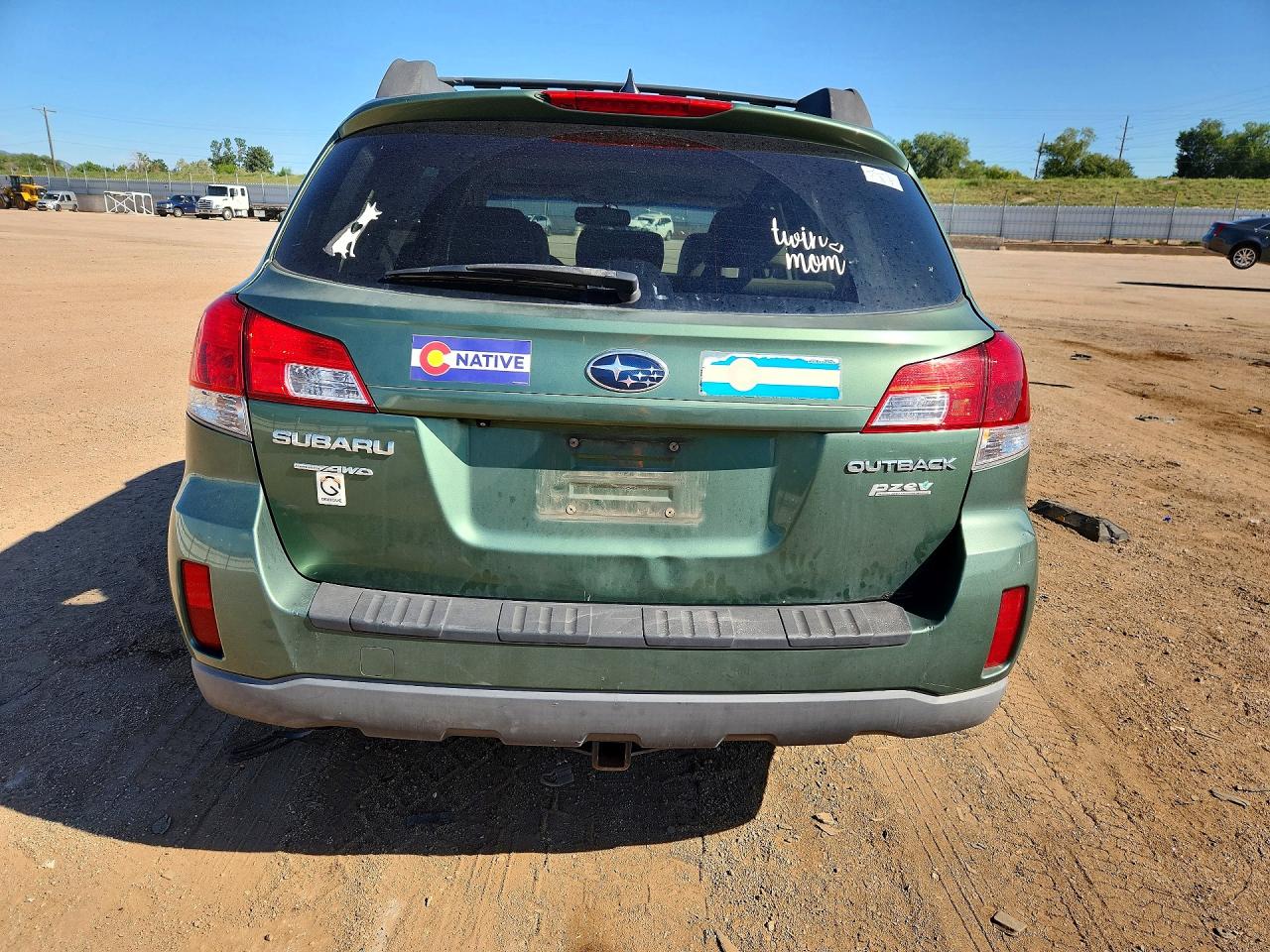 2011 Subaru Outback 2.5i Limited Green vin: 4S4BRBKC4B3418947