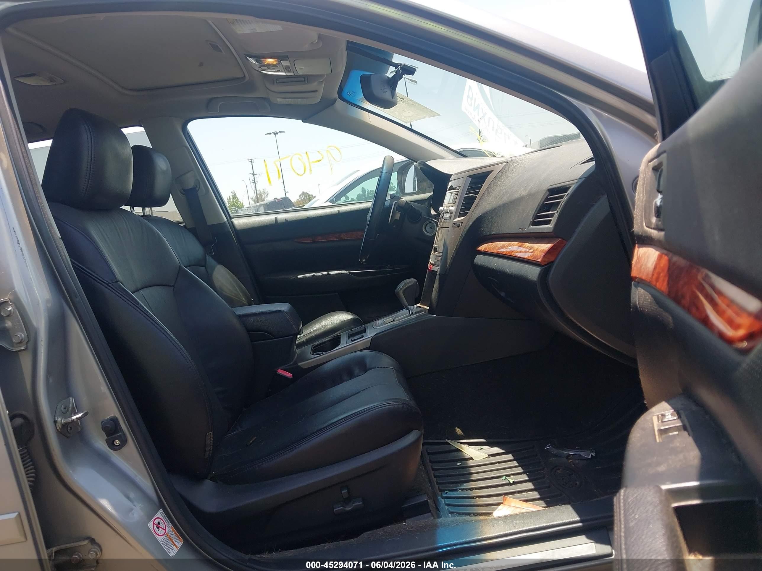 2011 Subaru Outback 2.5i Limited Silver vin: 4S4BRBKC4B3435425