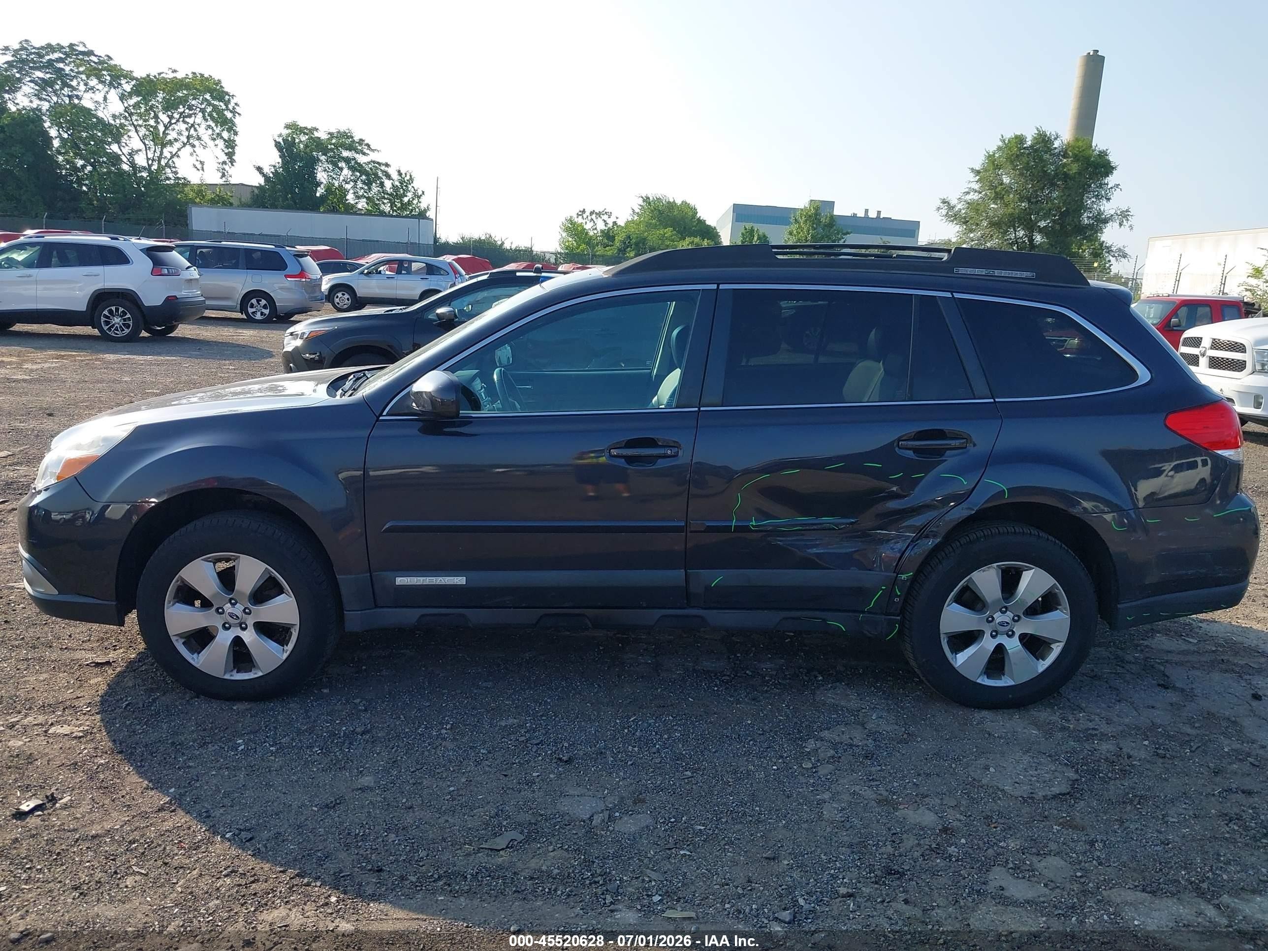 2011 Subaru Outback 2.5i Limited Gray vin: 4S4BRBKC4B3438308