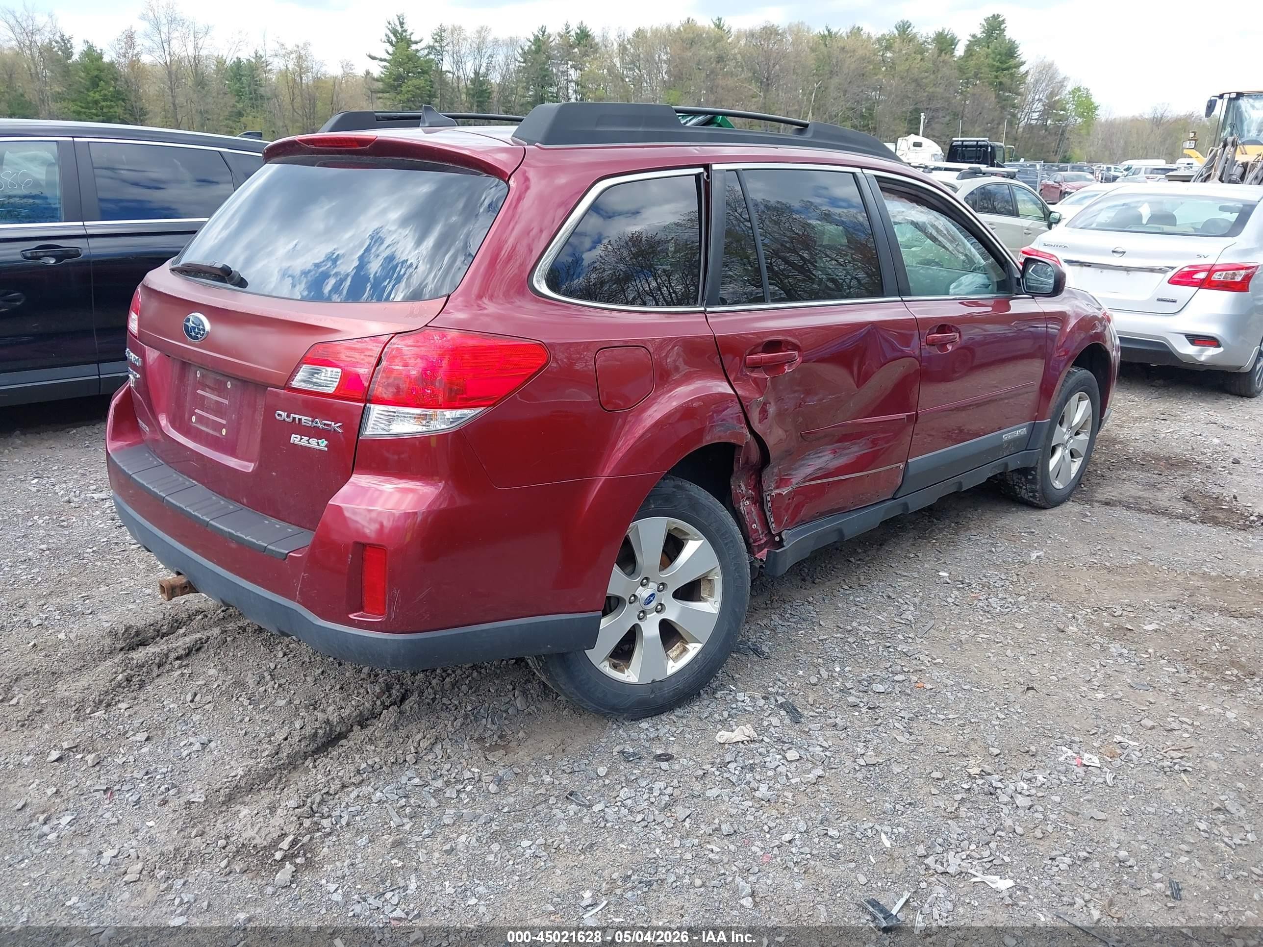 2012 Subaru Outback 2.5i Limited Red vin: 4S4BRBKC4C3258909