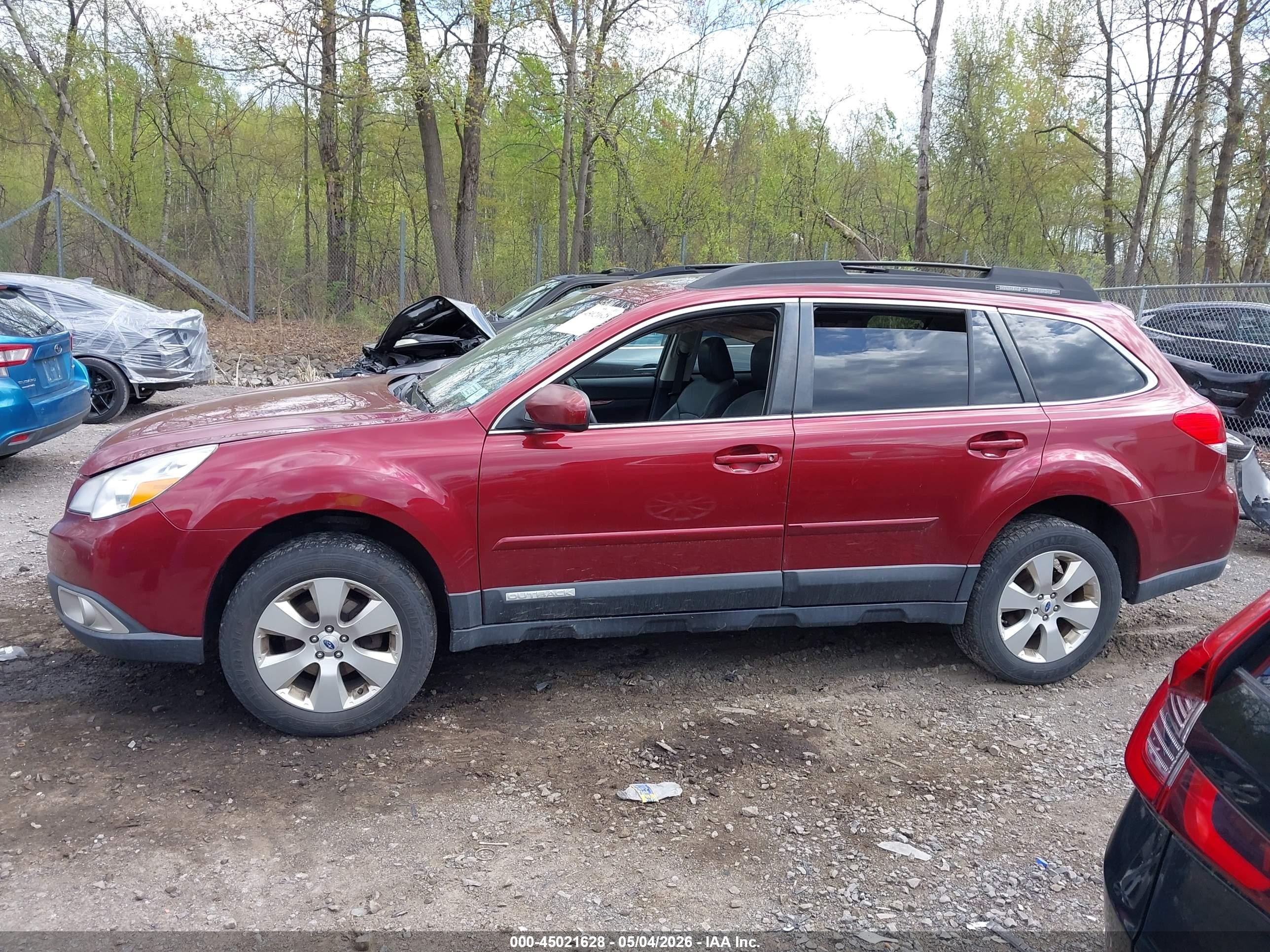 2012 Subaru Outback 2.5i Limited Red vin: 4S4BRBKC4C3258909