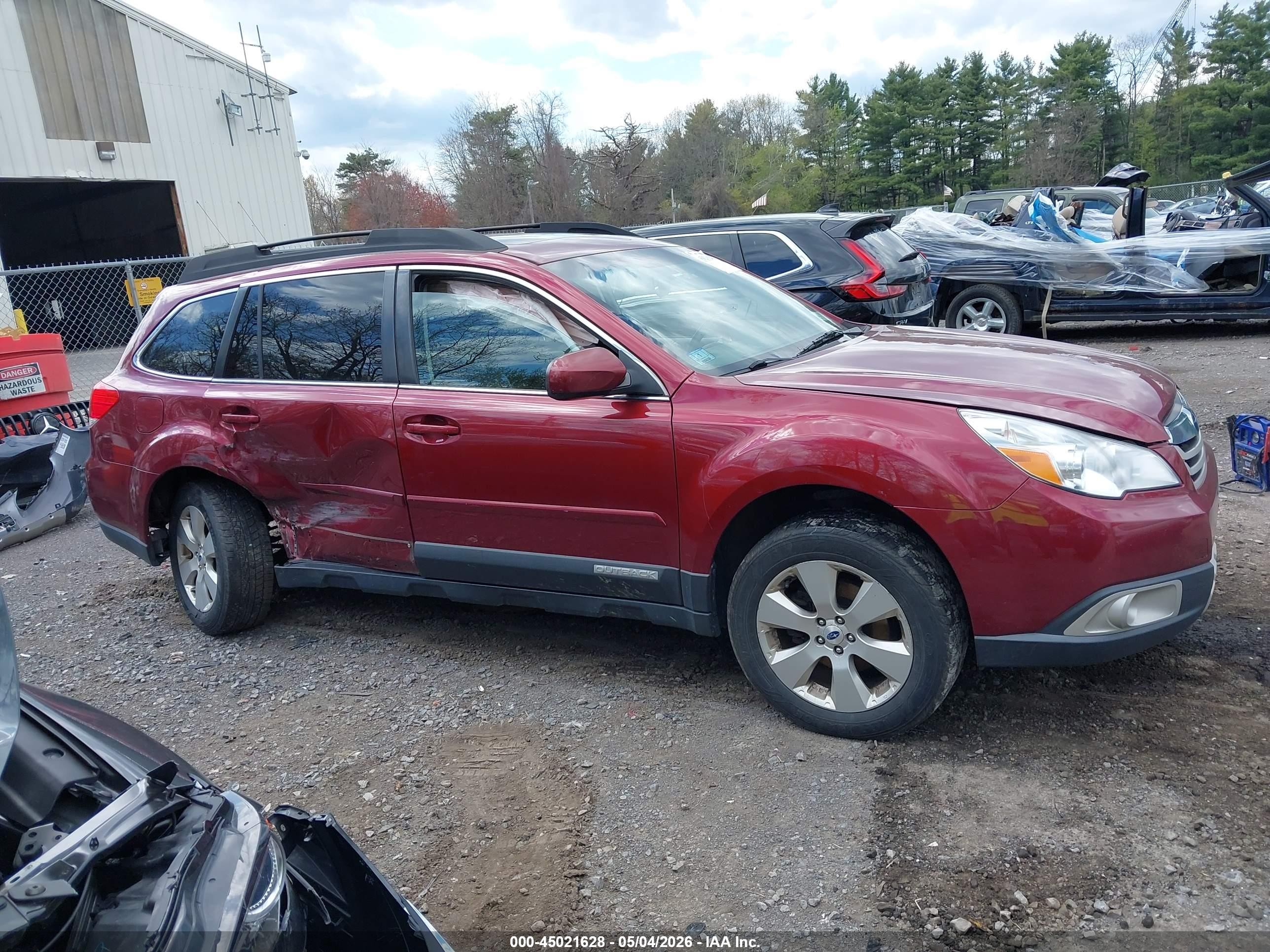 2012 Subaru Outback 2.5i Limited Red vin: 4S4BRBKC4C3258909