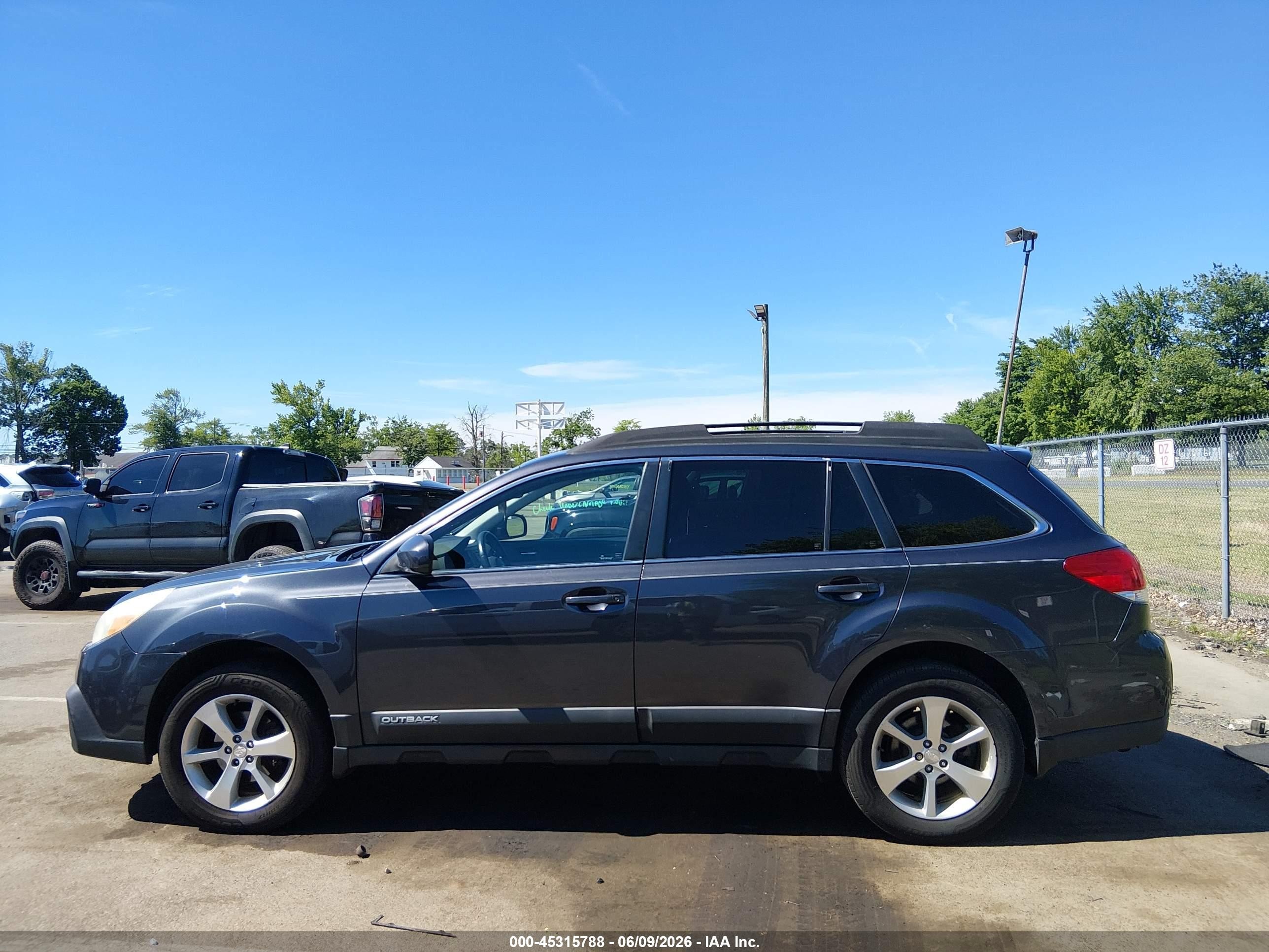 2013 Subaru Outback 2.5i Limited Gray vin: 4S4BRBKC4D3283259
