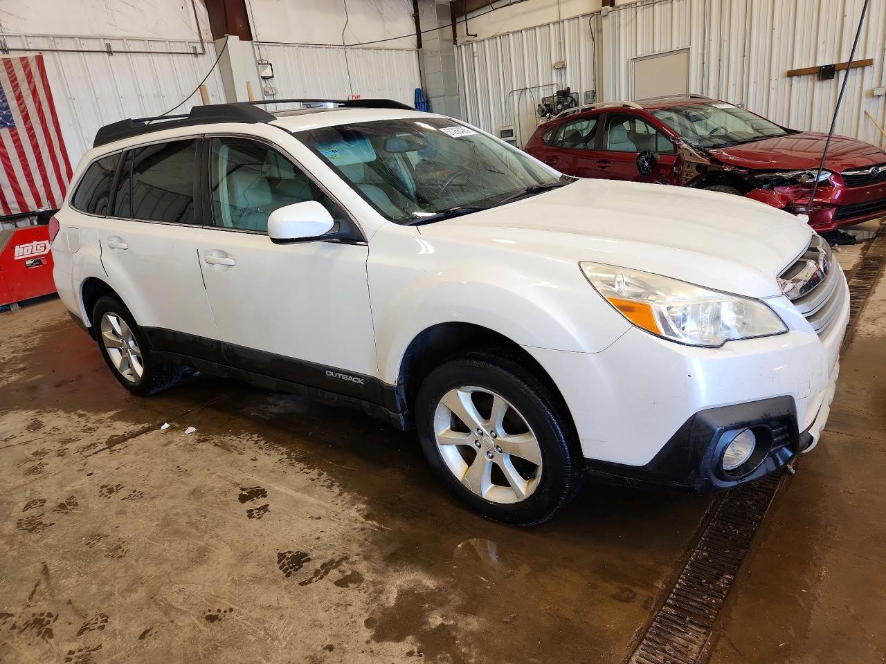 2013 Subaru Outback 2.5i Limited White vin: 4S4BRBKC4D3301906