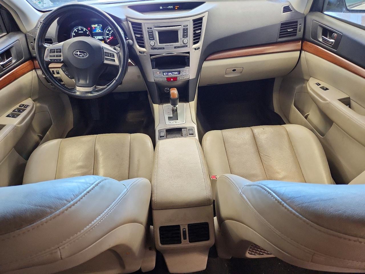 2013 Subaru Outback 2.5i Limited White vin: 4S4BRBKC4D3301906