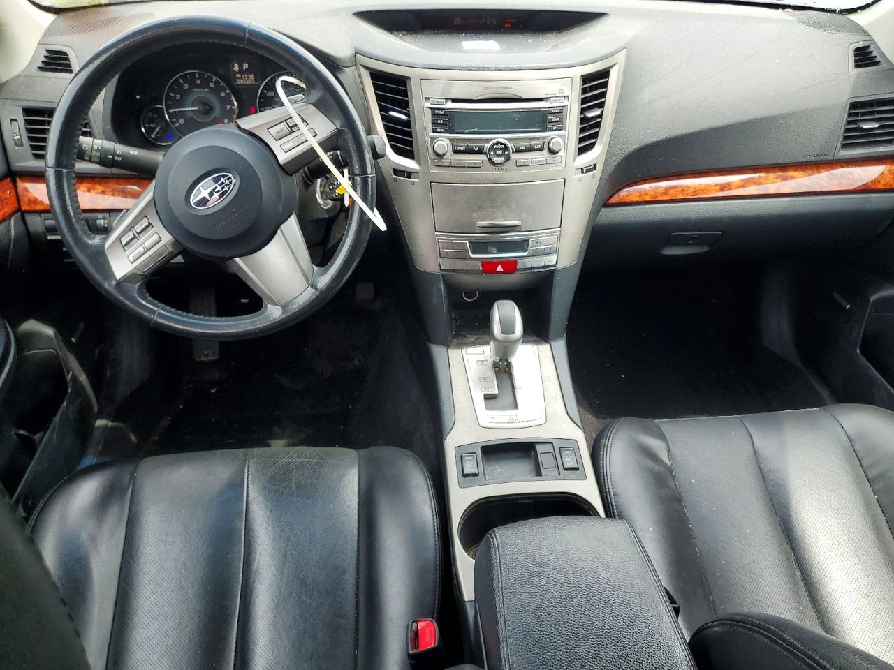 2010 Subaru Outback 2.5i Limited Серебряный vin: 4S4BRBKC5A3353993