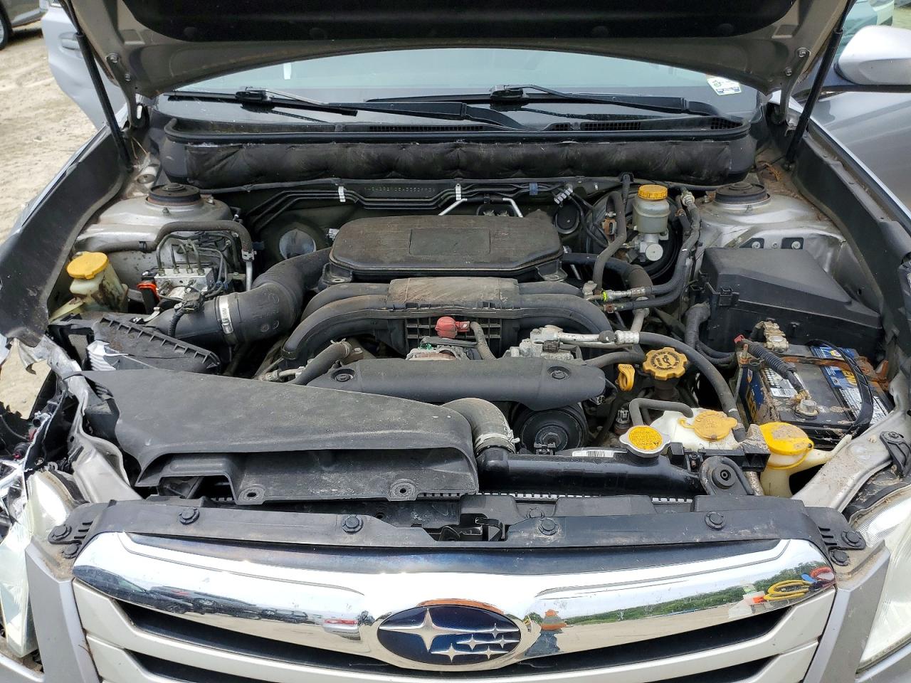 2010 Subaru Outback 2.5i Limited Серебряный vin: 4S4BRBKC5A3353993