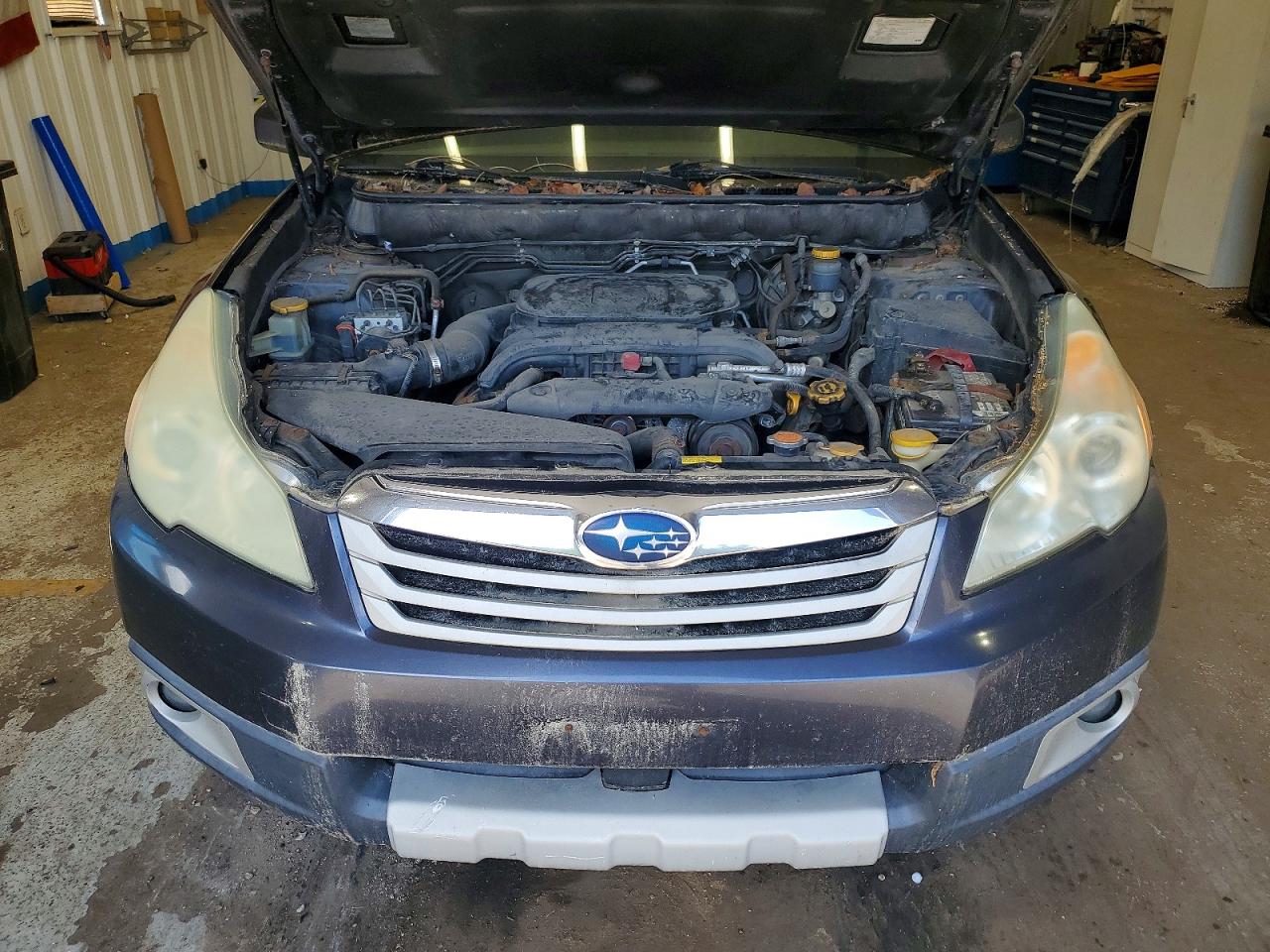 2010 Subaru Outback 2.5i Limited Charcoal vin: 4S4BRBKC5A3358238