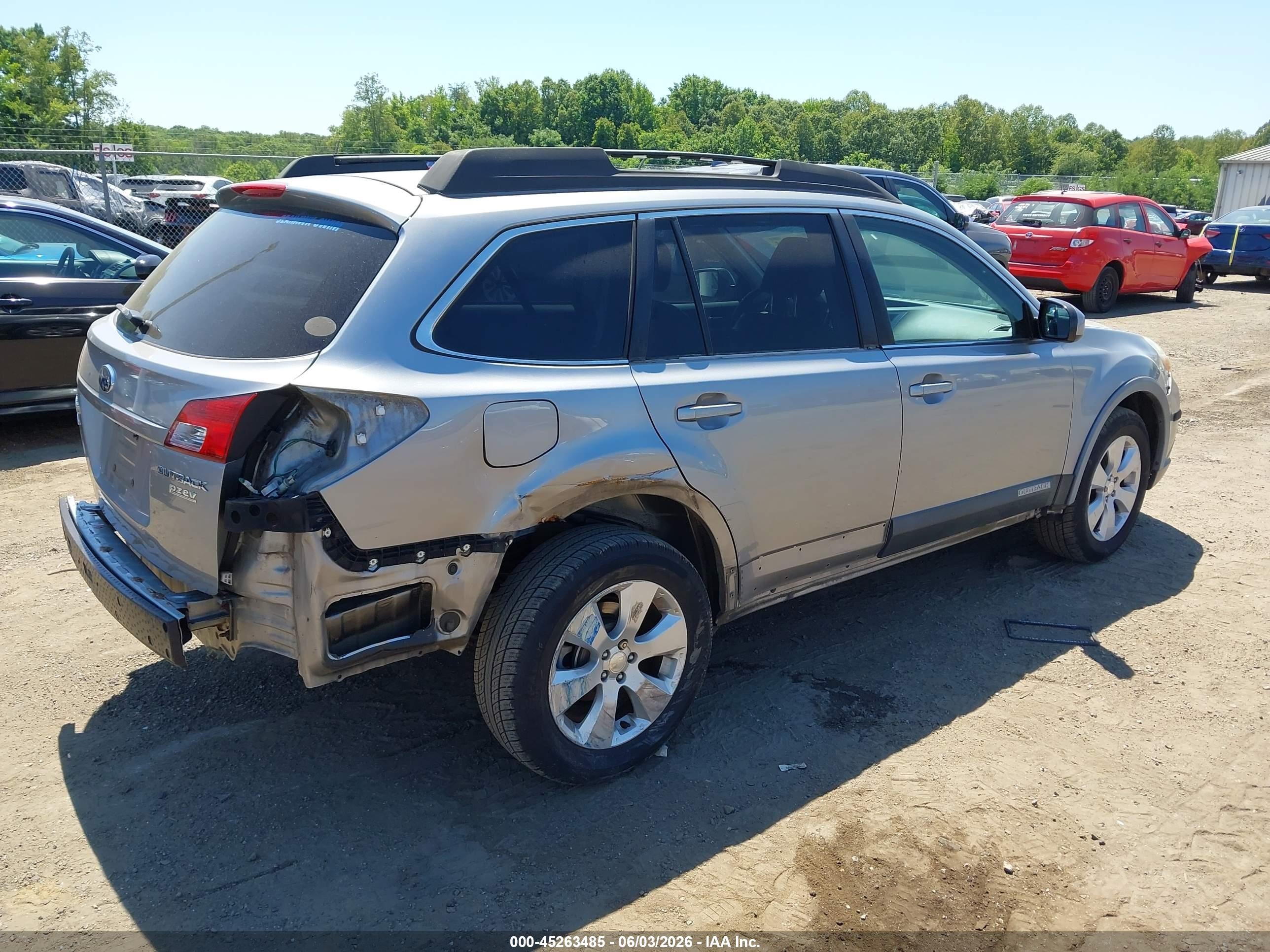 2010 Subaru Outback 2.5i Limited Silver vin: 4S4BRBKC5A3376920