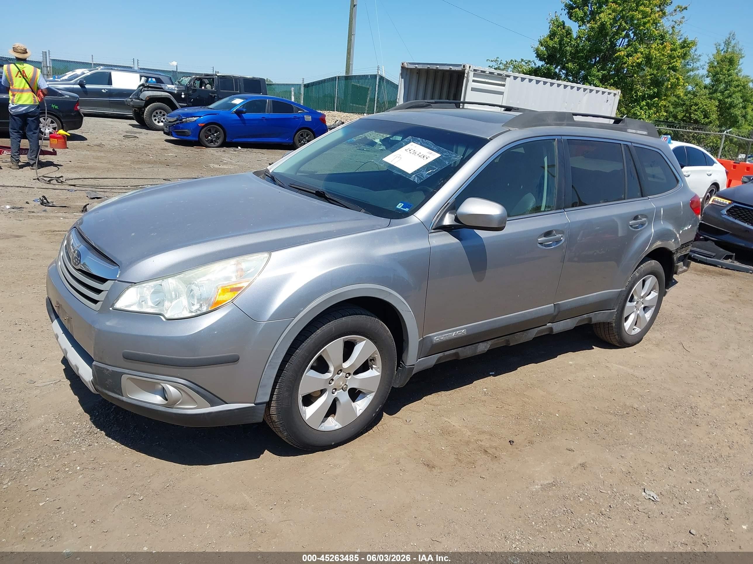 2010 Subaru Outback 2.5i Limited Silver vin: 4S4BRBKC5A3376920