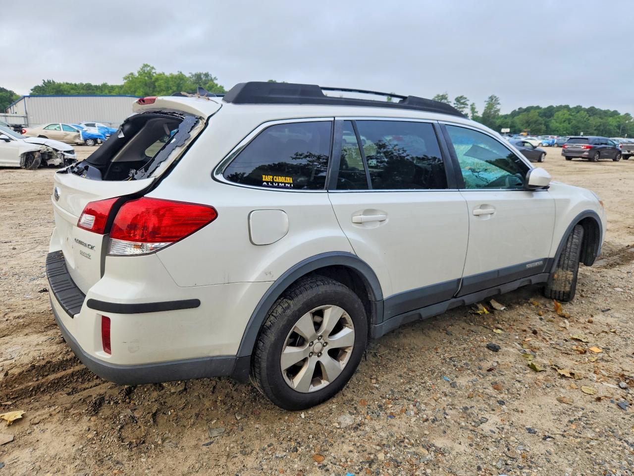 2011 Subaru Outback 2.5i Limited White vin: 4S4BRBKC5B3407200