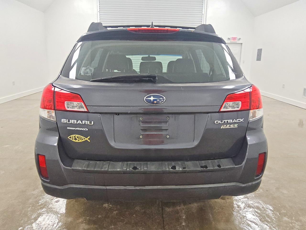 2011 Subaru Outback 2.5i Limited Gray vin: 4S4BRBKC5B3413501