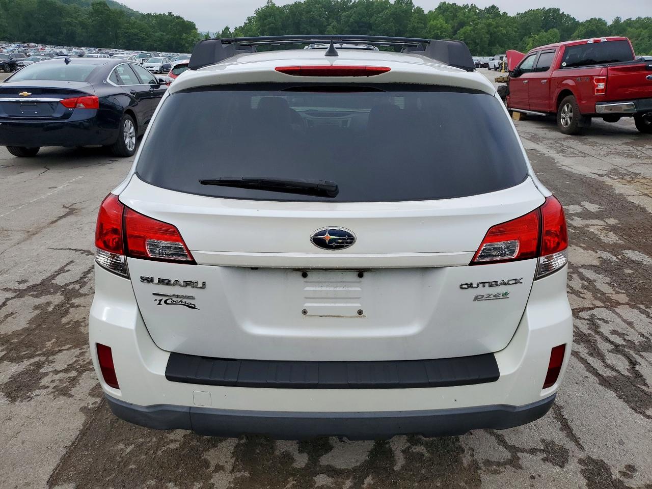 2011 Subaru Outback 2.5i Limited White vin: 4S4BRBKC5B3442450
